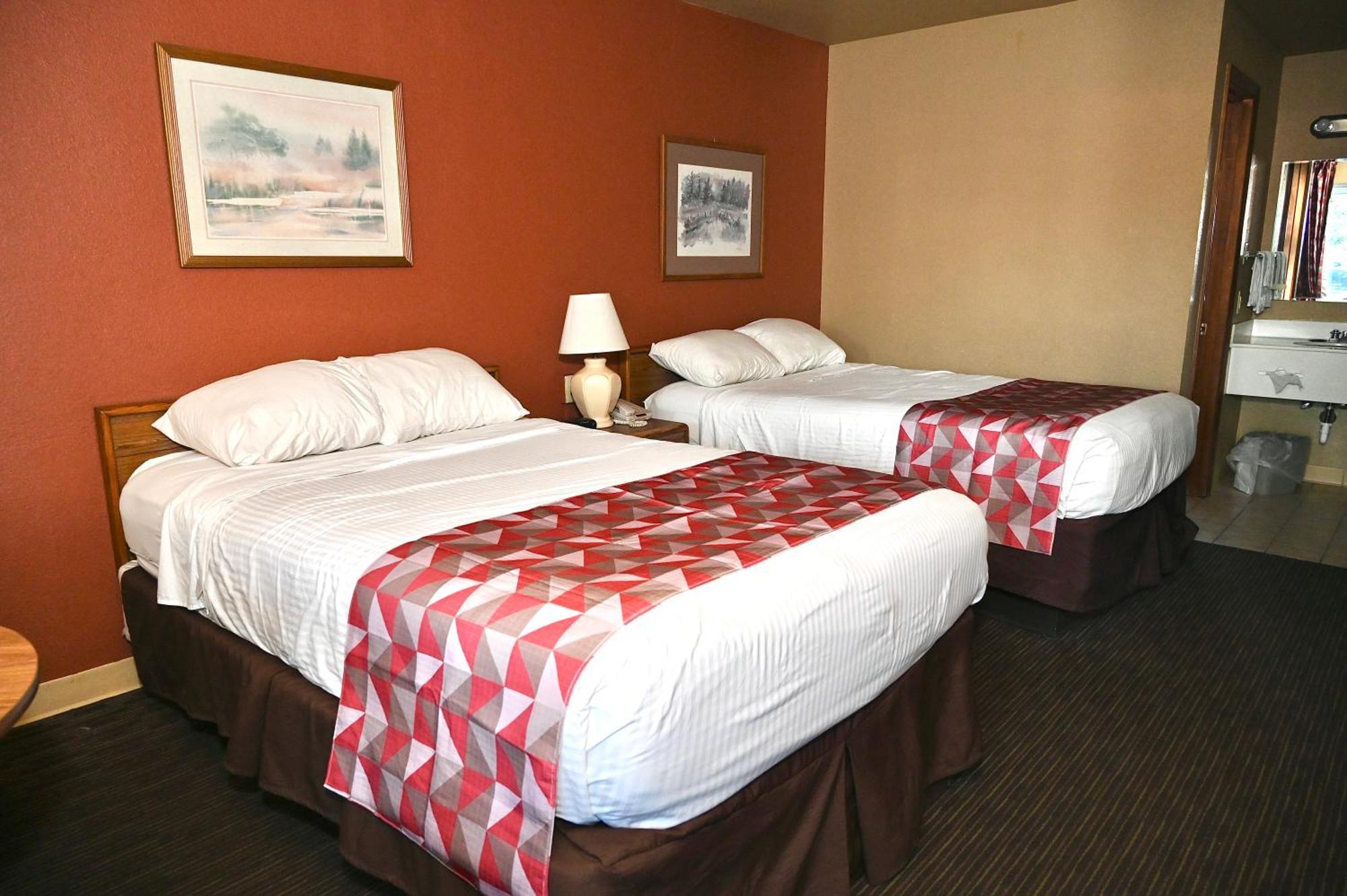Fortune Inn & Suites Newport Bagian luar foto