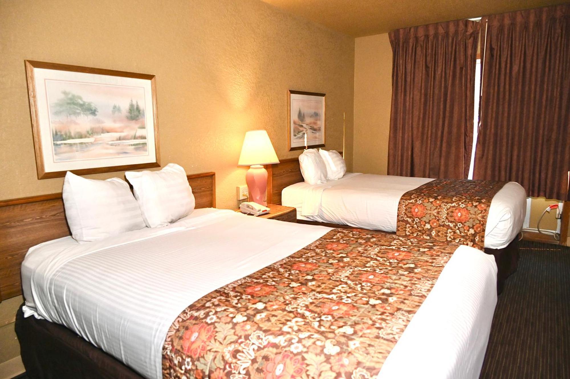 Fortune Inn & Suites Newport Bagian luar foto