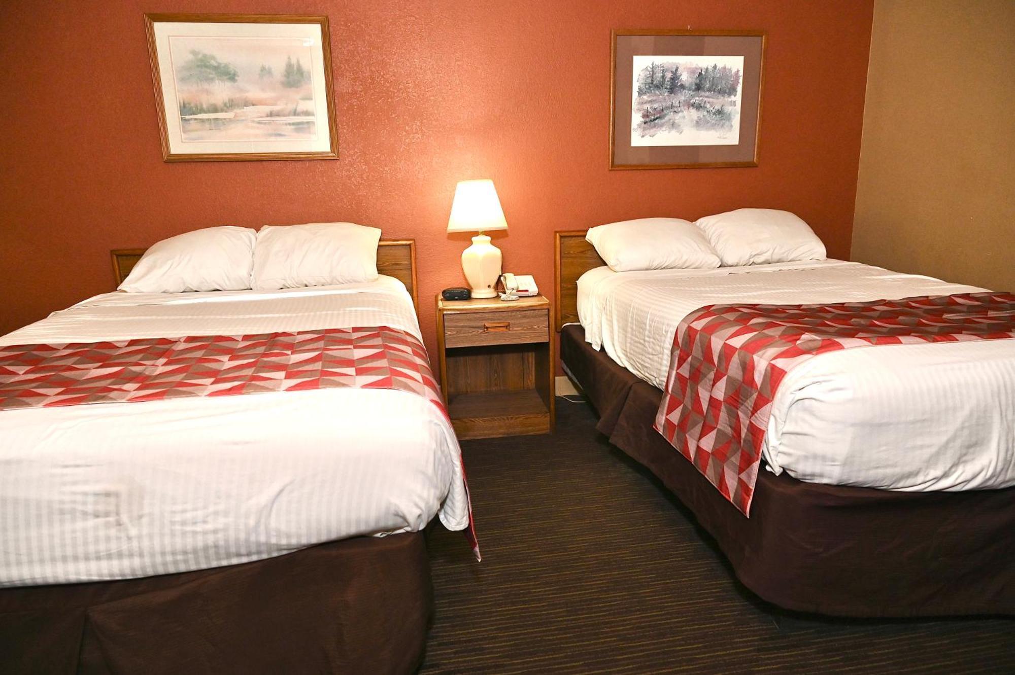 Fortune Inn & Suites Newport Bagian luar foto
