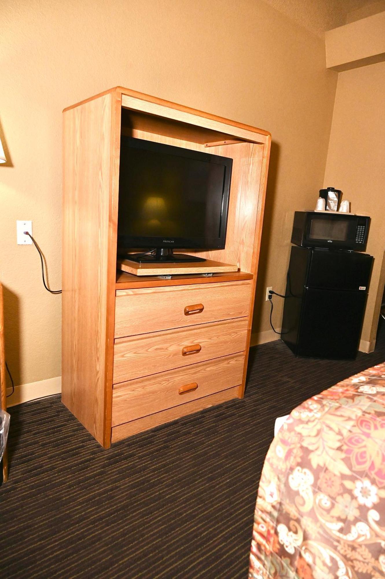 Fortune Inn & Suites Newport Bagian luar foto